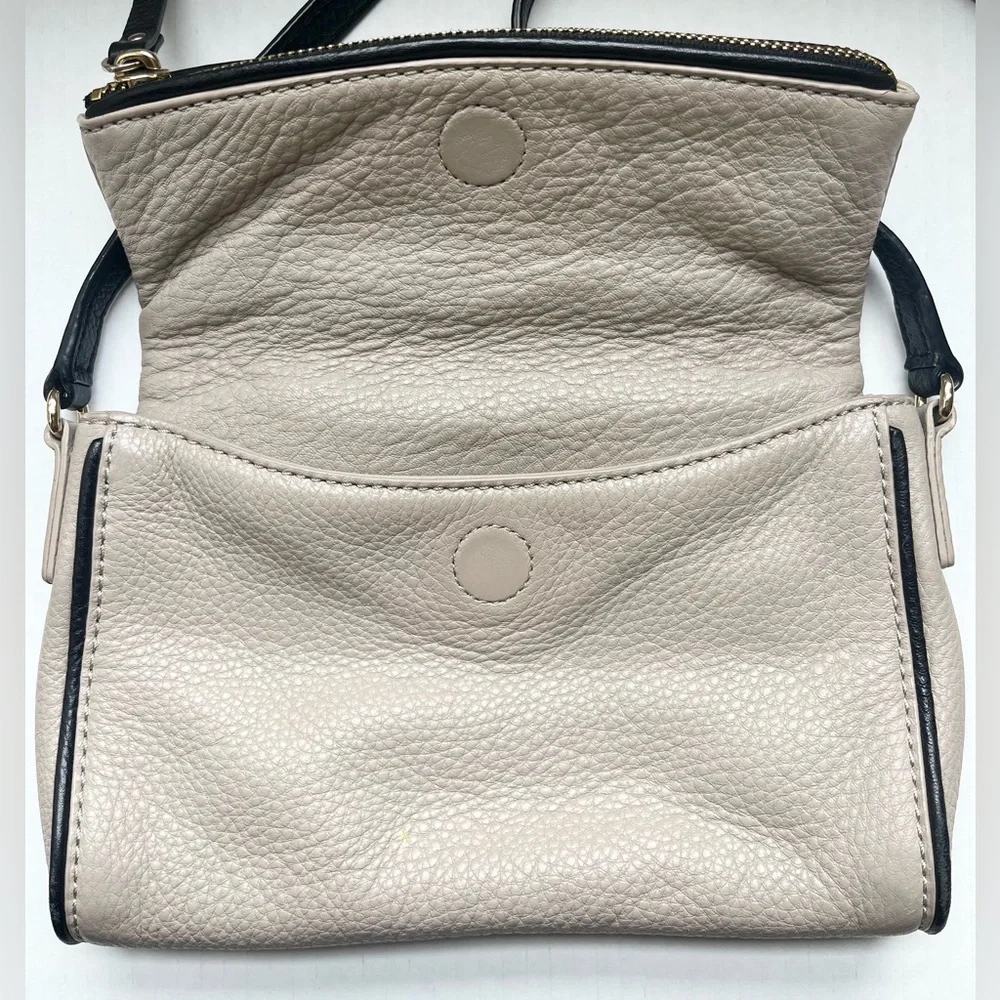 Kate Spade Cobble Hill Mini Carson Crossbody Bag. Taupe with Black Strap/Trim